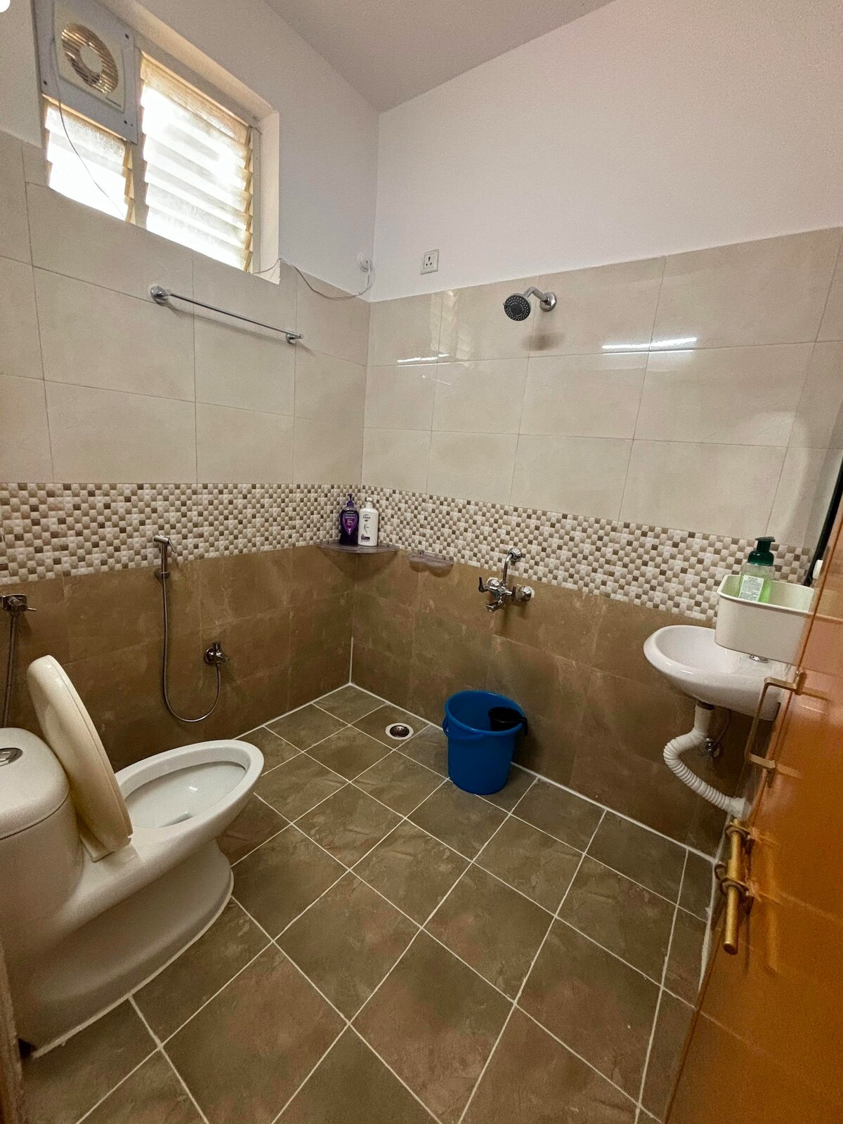 Lumen Modern 2BHK Gachibowli near US Consulate - Tap to explore photos