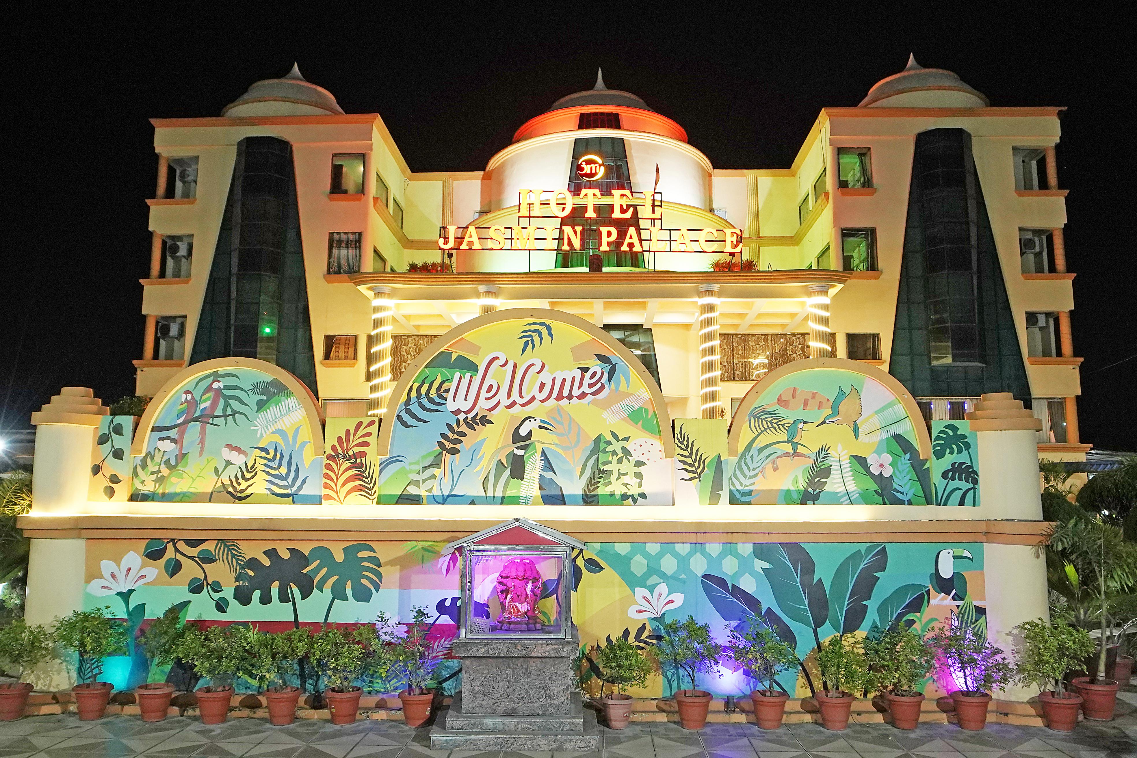 Hotel Jasmin Palace - Tap to explore photos