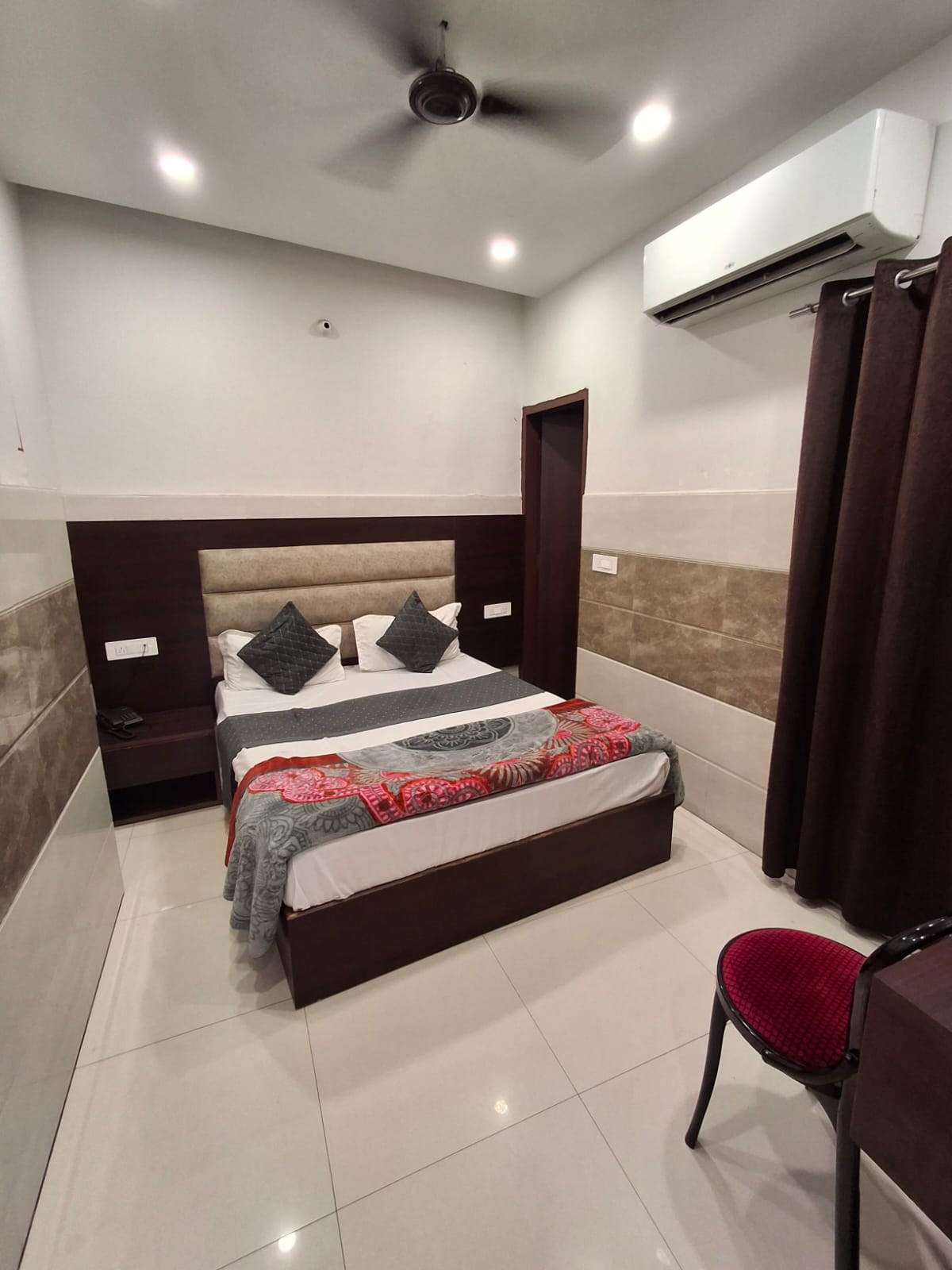 HOTEL TAJ Shiv Nagar, GT Road - Tap to explore photos