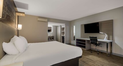 Best Western Diamond Bar Hotel & Suites Room Type - 1 King Bed, Non-Smoking, Refrigerator, High Speed Internet Access, Continental Breakfast Best Western Diamond Bar Hotel & Suites Room Type - 1 King Bed, Non-Smoking, Refrigerator, High Speed Internet Access, Continental Breakfast