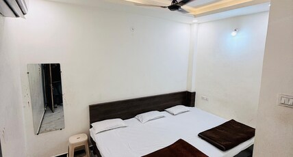 Shree Gajanand Palace Room Type - Triple bed room