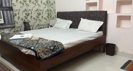 The Mystery Hostel Varanasi Room Type - Standard Double Room with Attached Bathroom