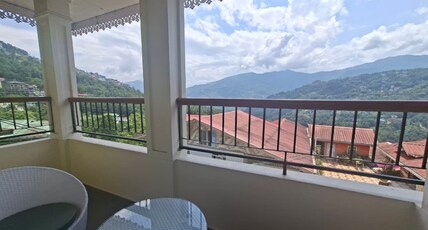 Hotel Avanya Crestview Room Type - Family room with balcony