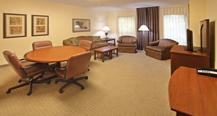 Staybridge Suites HOT SPRINGS Room Type - 1 Queen One Bedroom Suite