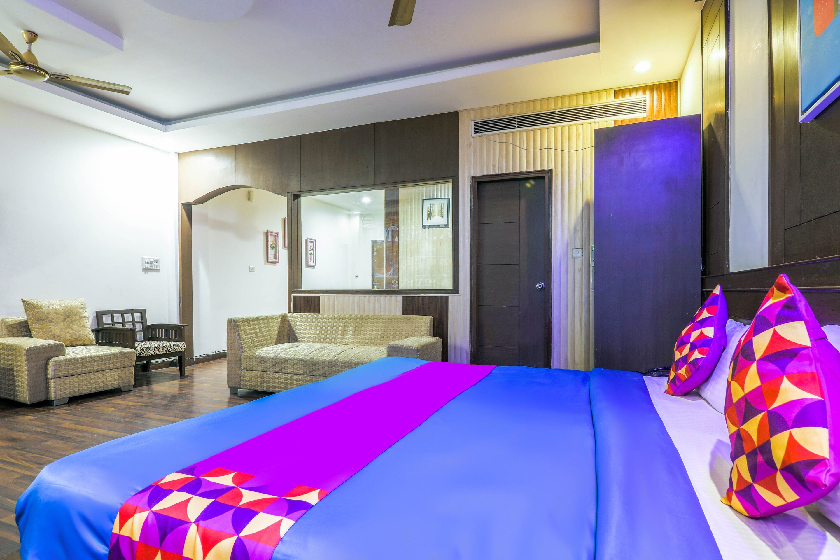 Hotel O New Hotel Rajwada - Tap to explore photos