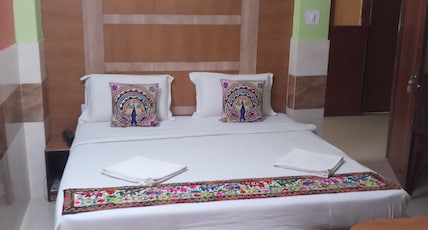 THE TARA RESIDENCY Room Type - Standard room THE TARA RESIDENCY Room Type - Standard room