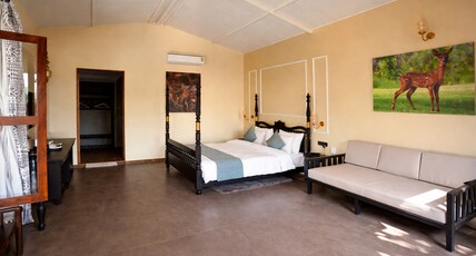 Saiprasad Tiger Resorts Room Type - Forest Suite With Pool Room