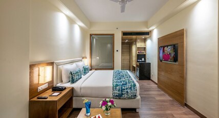 Lords Inn Jaipur Room Type - Club King Bed