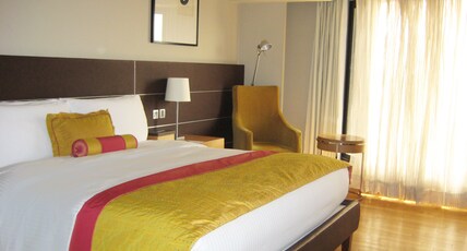 The LaLiT New Delhi Room Type - Deluxe Room King