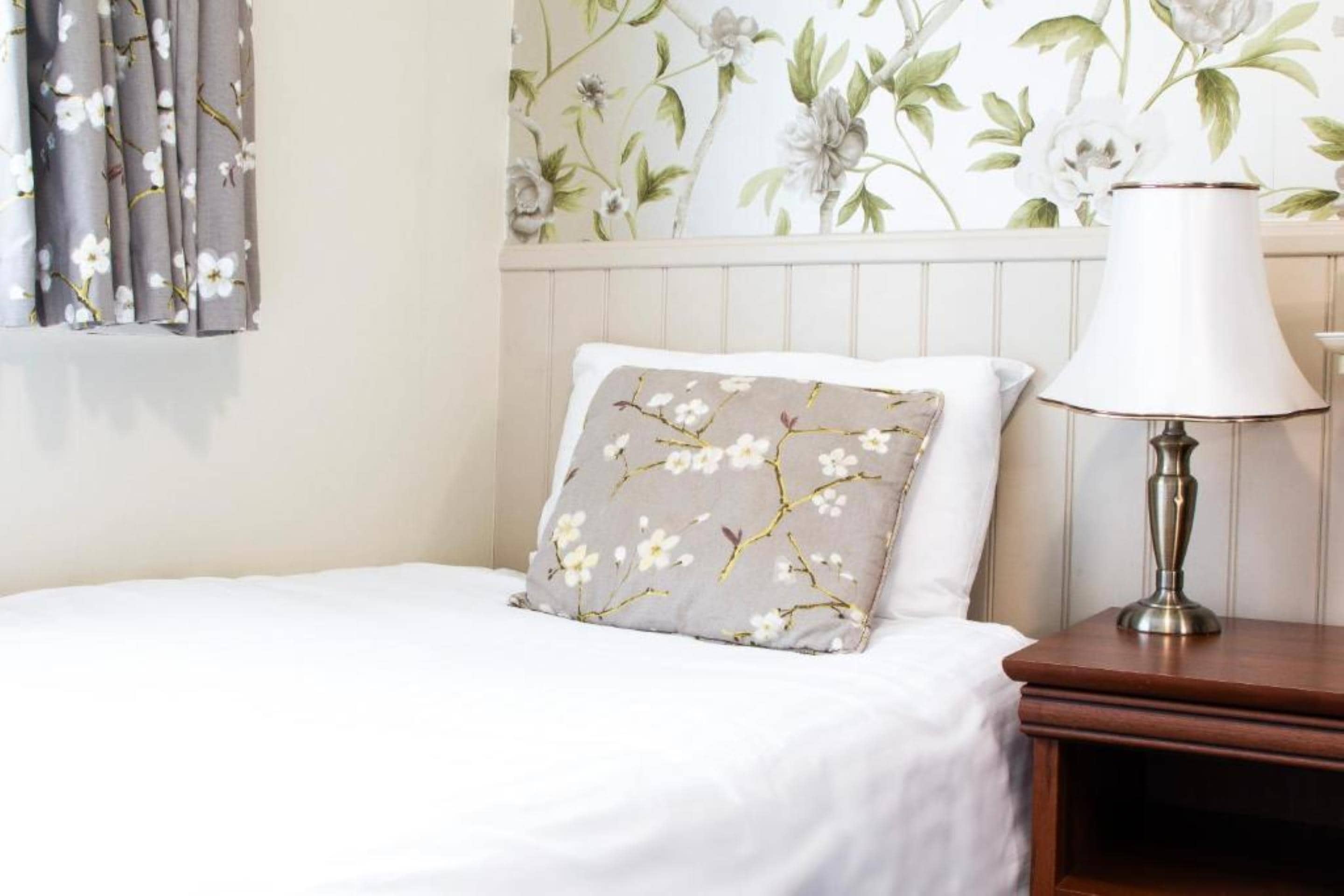 Best Western Limpley Stoke Hotel - Tap to explore photos