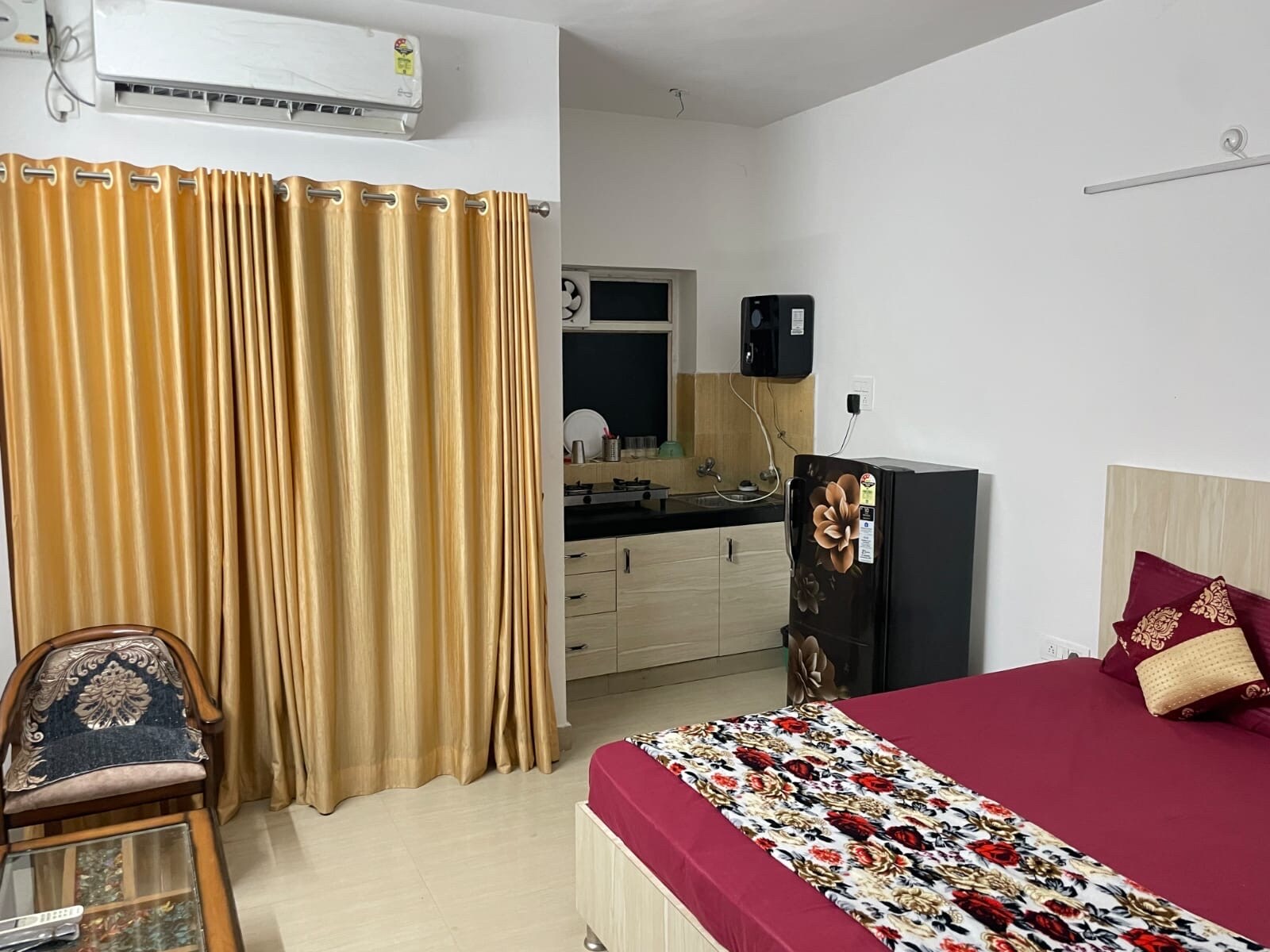 VisitorStayInn - 1BHK, 2BHK - Tap to explore photos