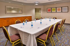 Holiday Inn Express Hotel & Suites Elk Grove Ctrl Sacramento