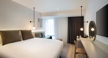 Leonardo Hotel Manchester Piccadilly Room Type - Executive Room with Super King bed Leonardo Hotel Manchester Piccadilly Room Type - Executive Room with Super King bed