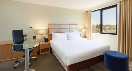 Holiday Inn Parramatta Room Type - 1 King Bed Standard