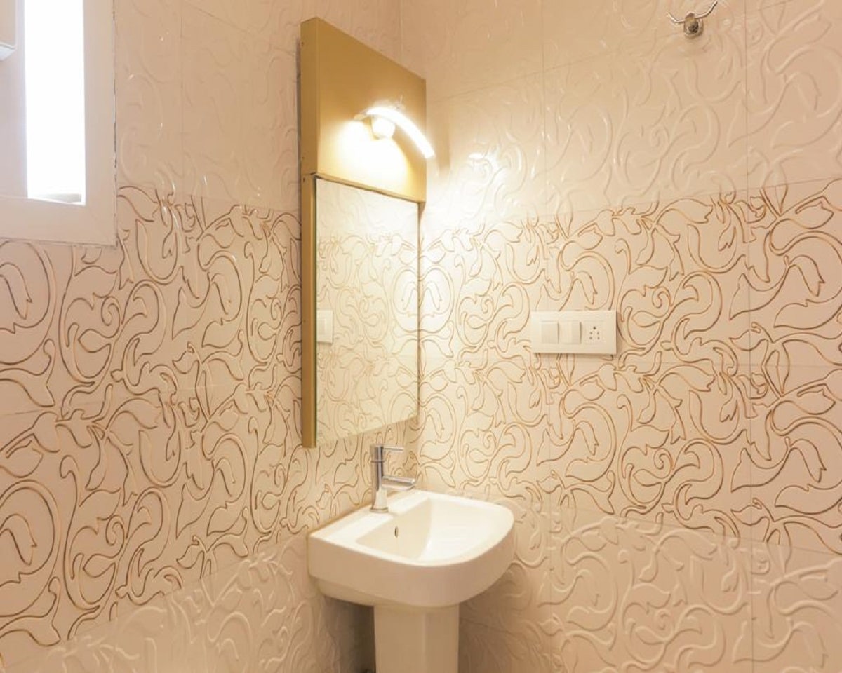 Dvarka inn - Tap to explore photos