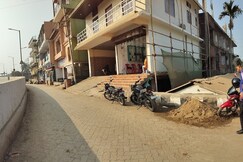 Shanti Manor Inn with Balcony Party Hall