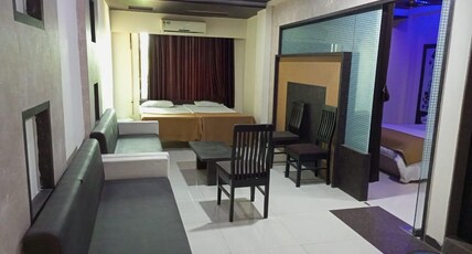 THE NEW HOLIDAY INN Room Type - Family Suite Room