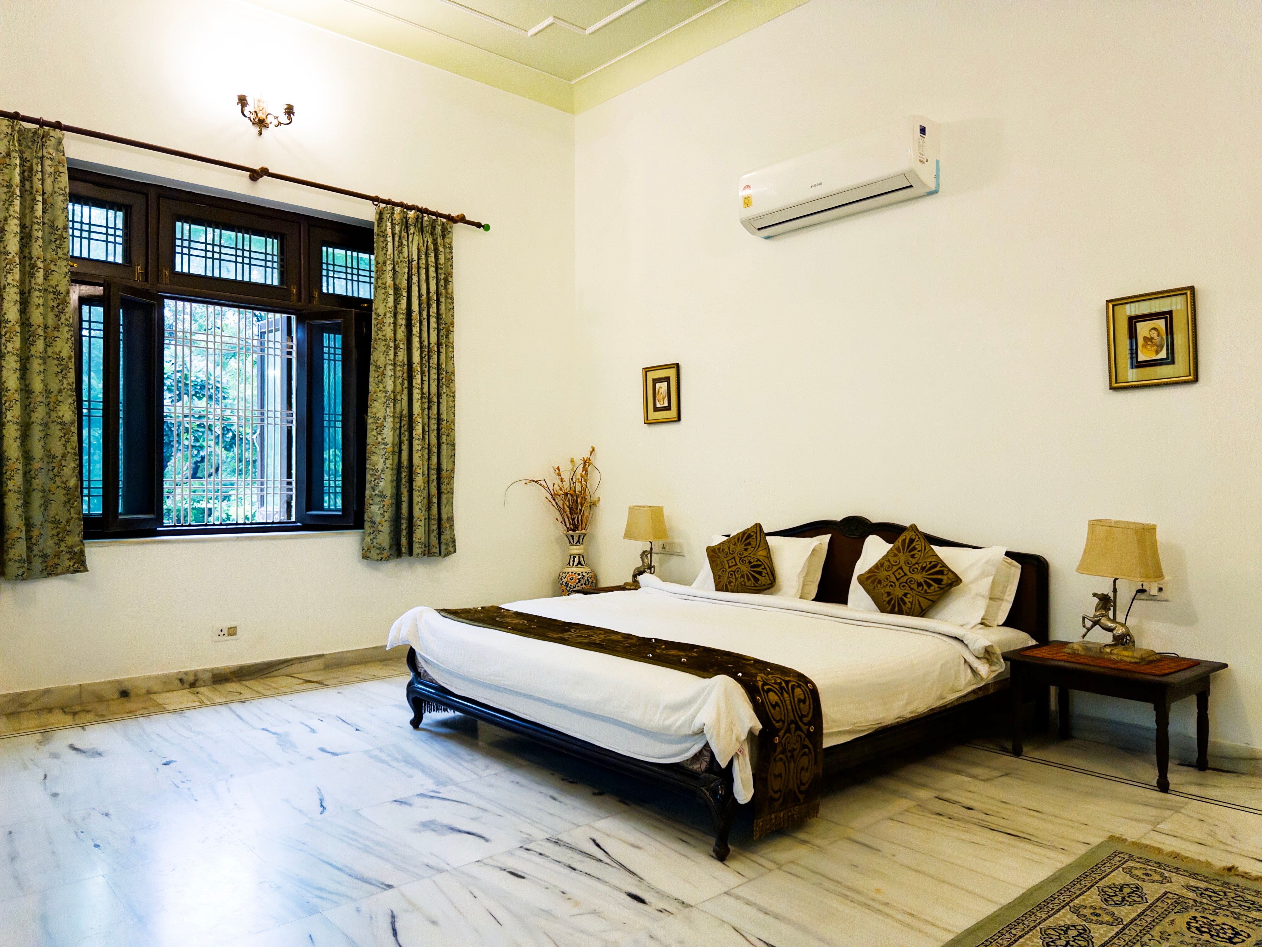 Talabgaon Bagh - Shri Mayur Villa - Tap to explore photos