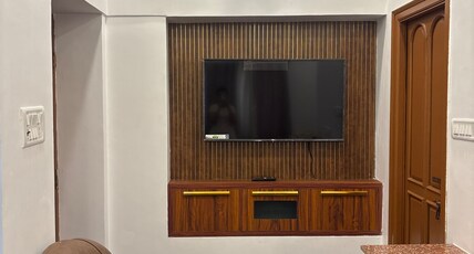 1 BR AC home BTM Metro station 102 Room Type - Bedroom