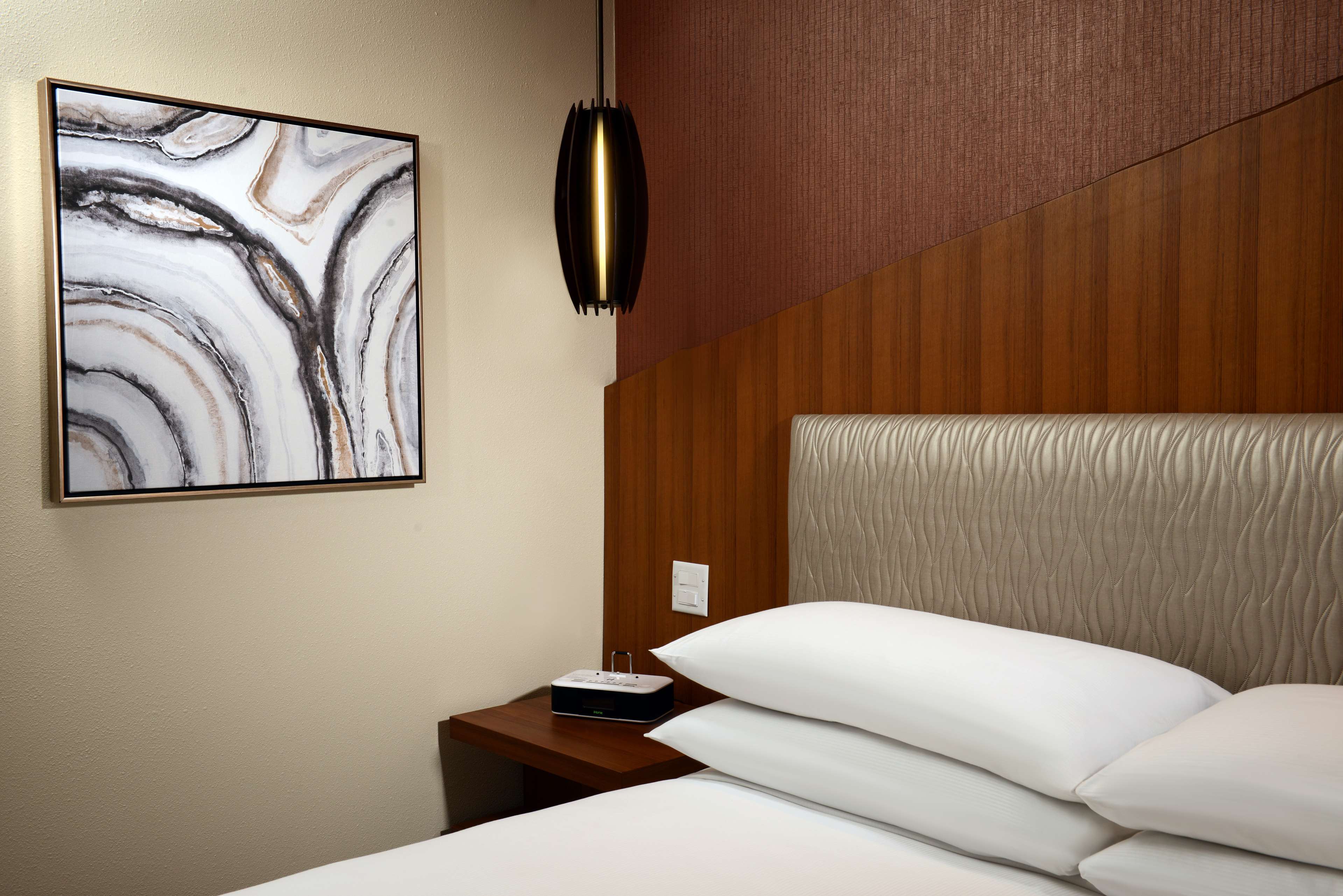 Hilton Denver Inverness - Tap to explore photos