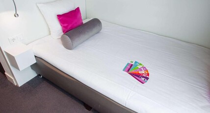 ibis Styles Amsterdam Amstel Room Type - Basement family room with three separate beds