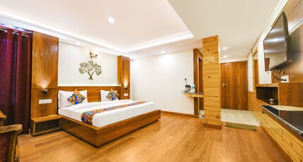 Kishore Vatika Room Type - Premium room with mountain view and Balcony(3)