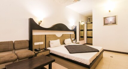 Hotel Eminent  Room Type - Taj Deluxe