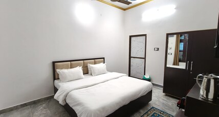 Shri Narayanam Guest House Room Type - Shri Narayanam Guest House
