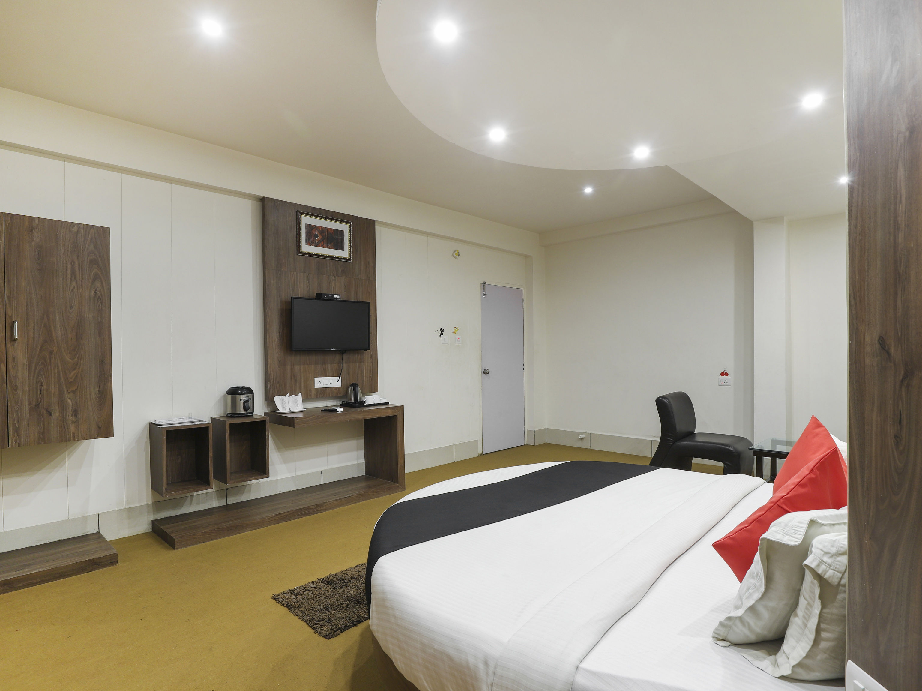 Hotel Shrimad Residency - Tap to explore photos
