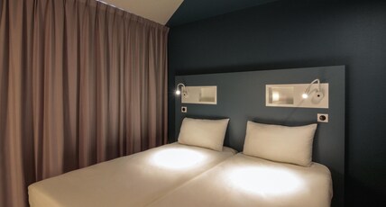 ibis budget Rouen Centre Rive Gauche Room Type - Standard room with 2 single beds and 1 retractable bed