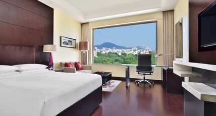 Jaipur Marriott Hotel Room Type - Executive King City View with Bathtub