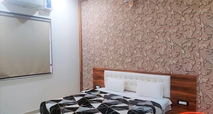 Hotel Shreeji Inn Room Type - Deluxe Room