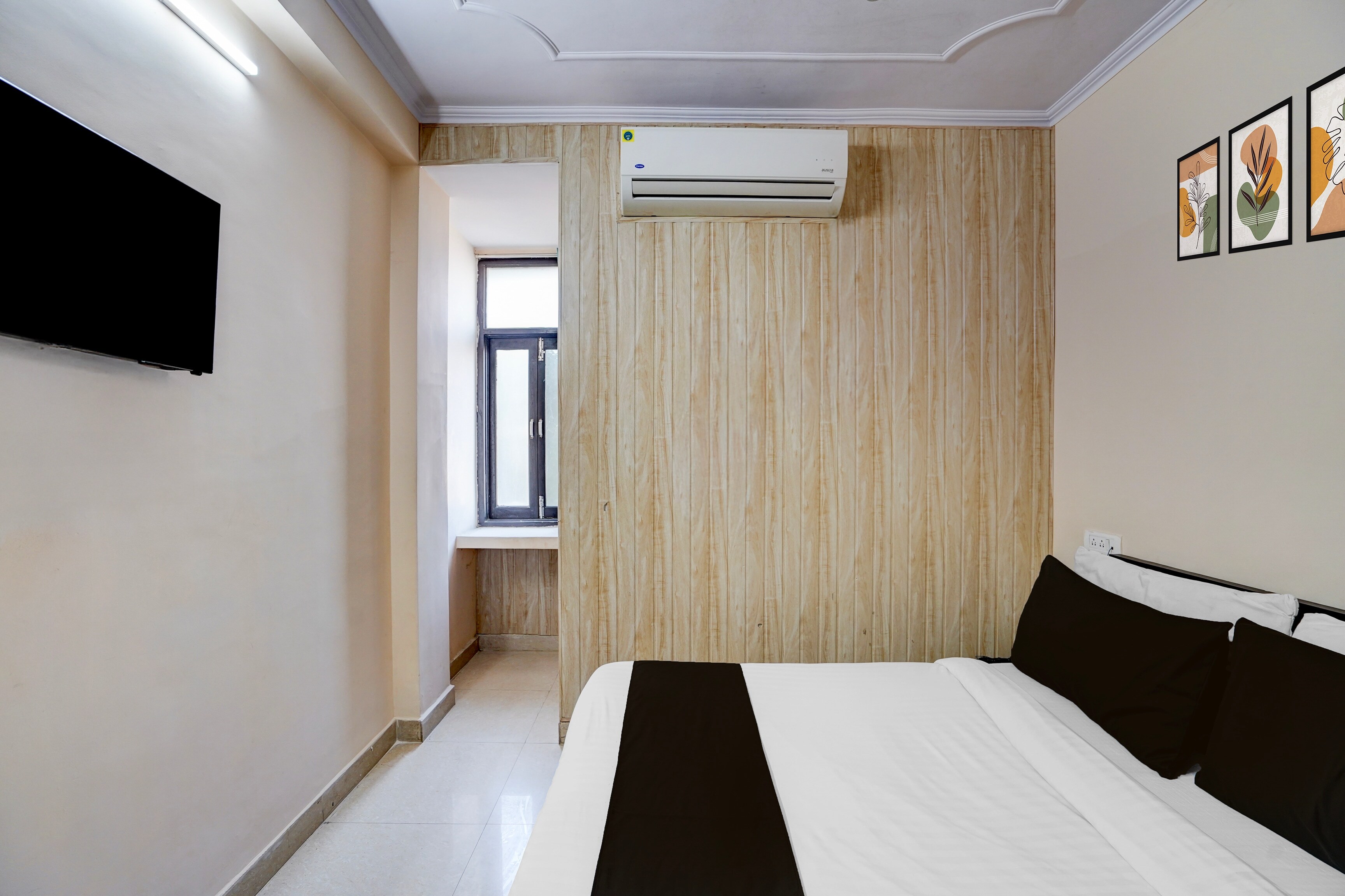 Super Collection O BHU Campus Formerly Lily Grand - Tap to explore photos