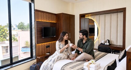 JMD Royal Residency I Luxury Hotel I With Parking Room Type - Super Deluxe Luxury Room with King Size Bed
