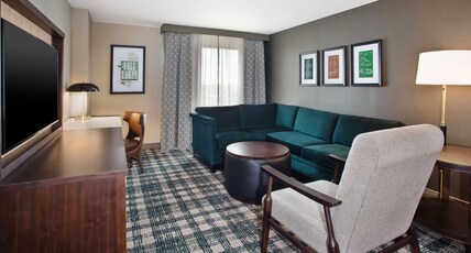 DoubleTree by Hilton Lansing Room Type - 1 KING BED 1BDRM SUITE