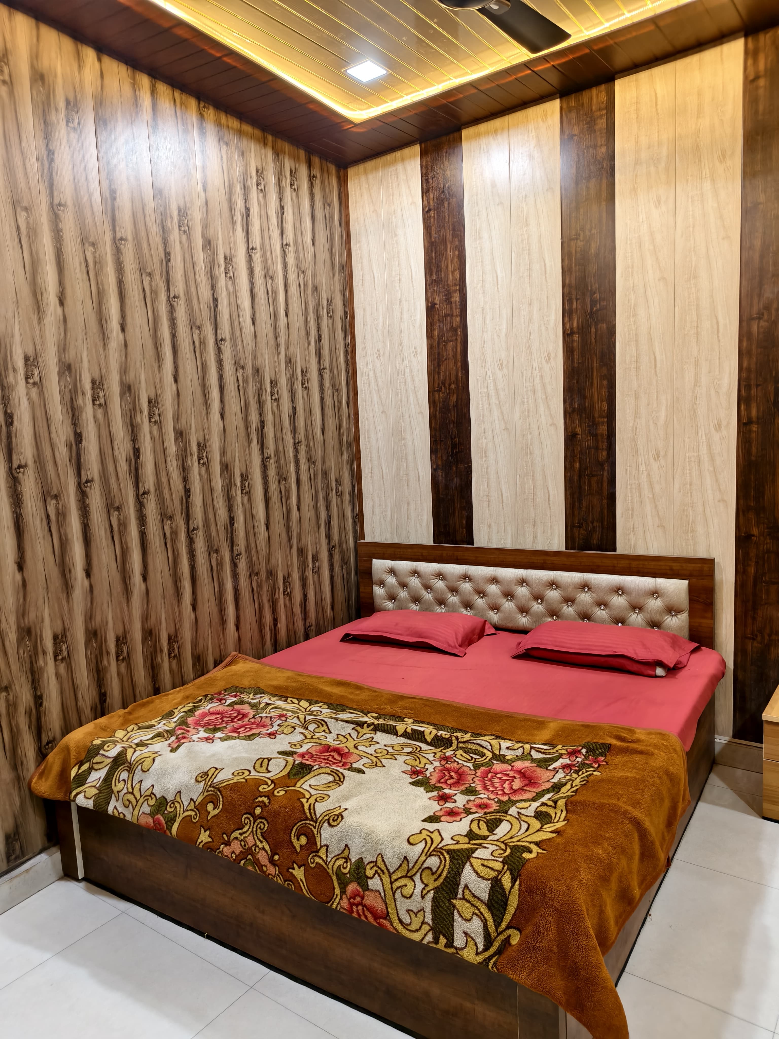 Radha Madhav guest house - Tap to explore photos