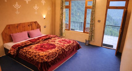 Yellowjackets Hostel Tosh Room Type - Private Room with Balcony and Mountain View