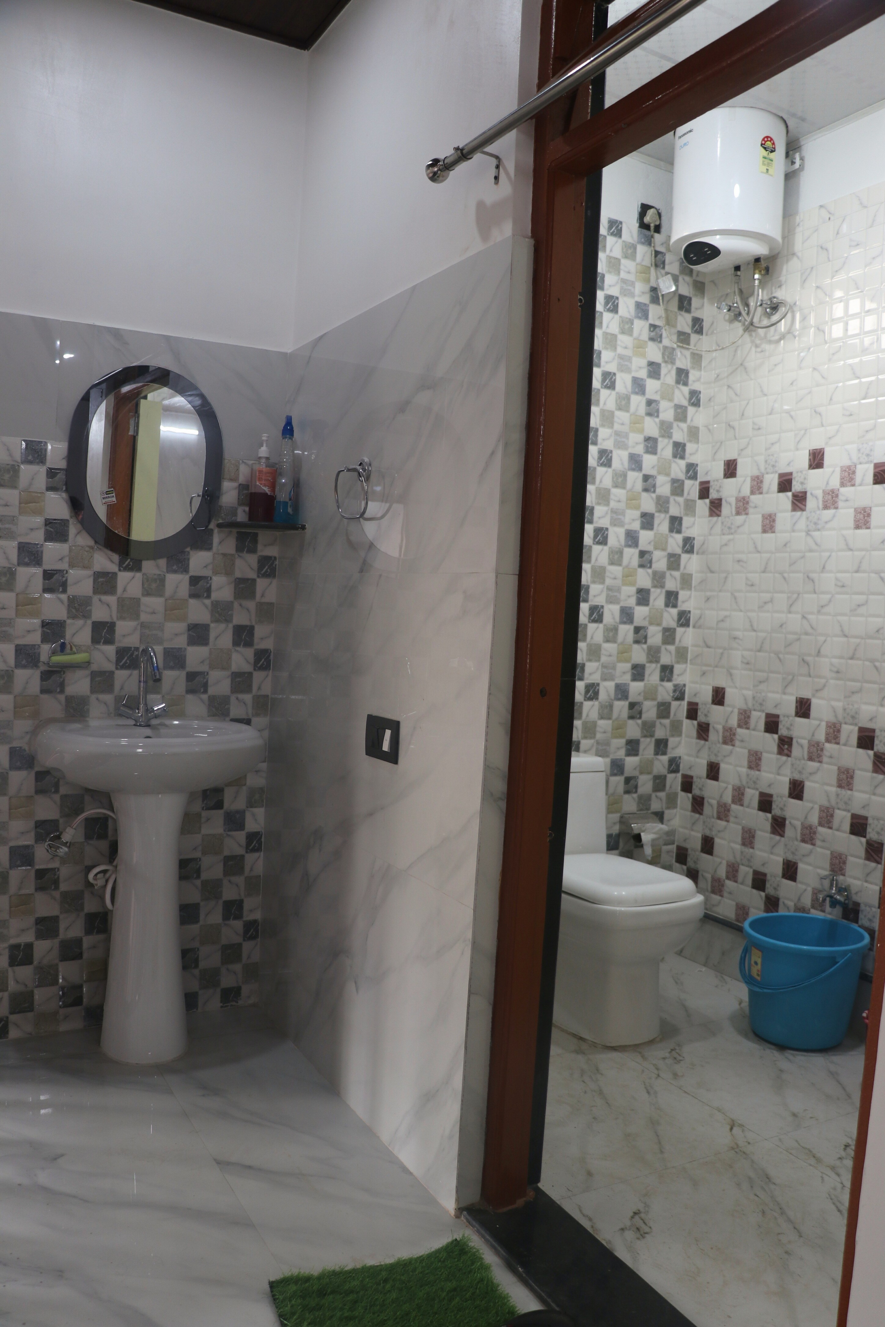 The Bethlehem Inn - Tap to explore photos