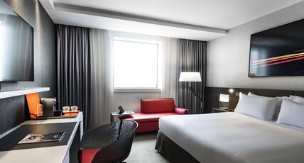 Pullman Paris La D Room Type - DELUXE ROOM, 1 King Size Bed, Magnificent View on La Dfense, High Floor