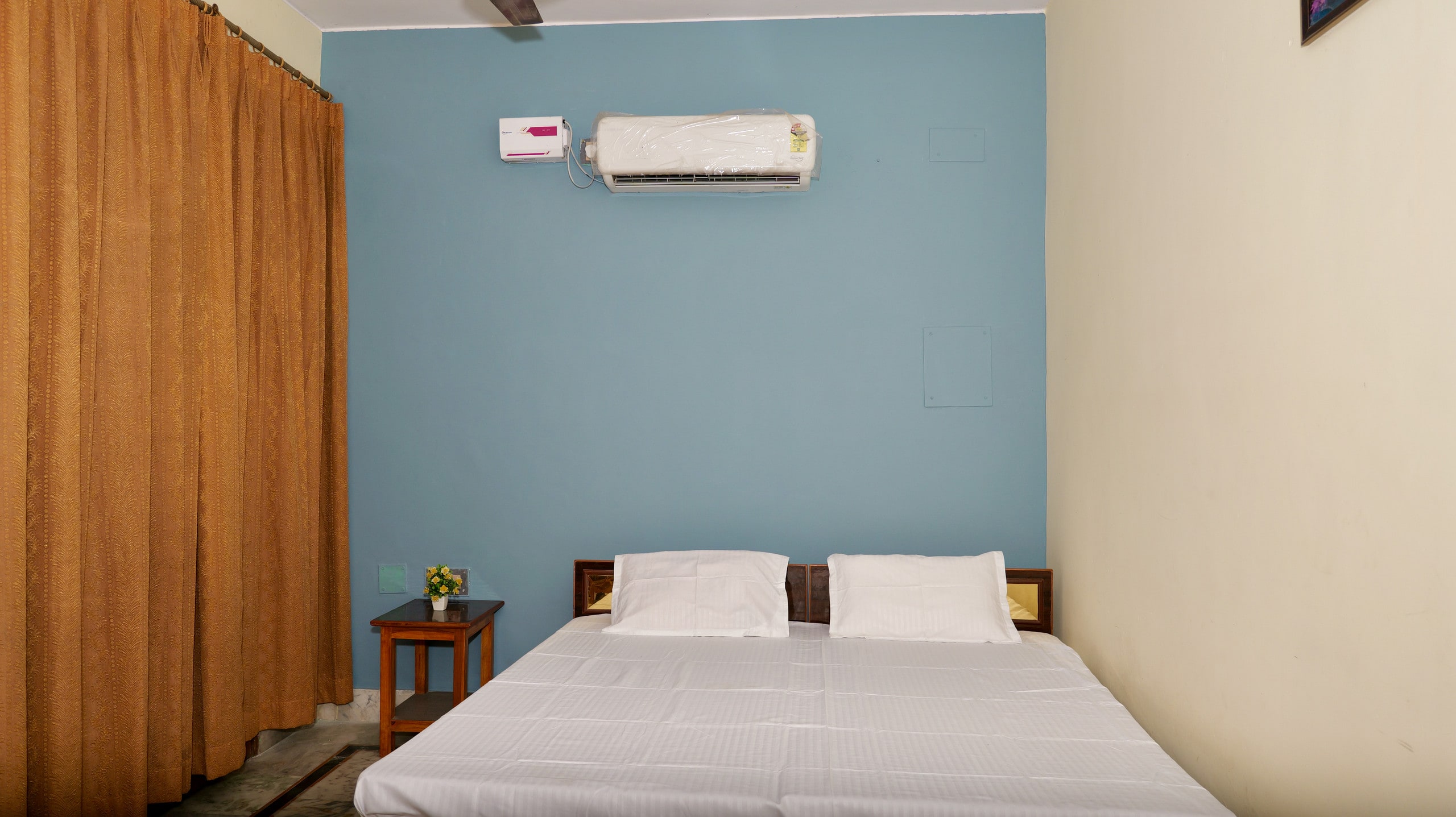 Vairagi Villa 2 Bedroom Homestay Varanasi - Tap to explore photos