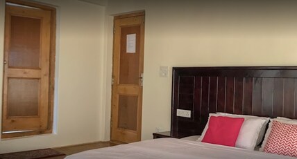 Heschuk Guest House Room Type - Standard Double Room with Mountain View