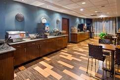 Best Western Plus Chain of Lakes Inn & Suites