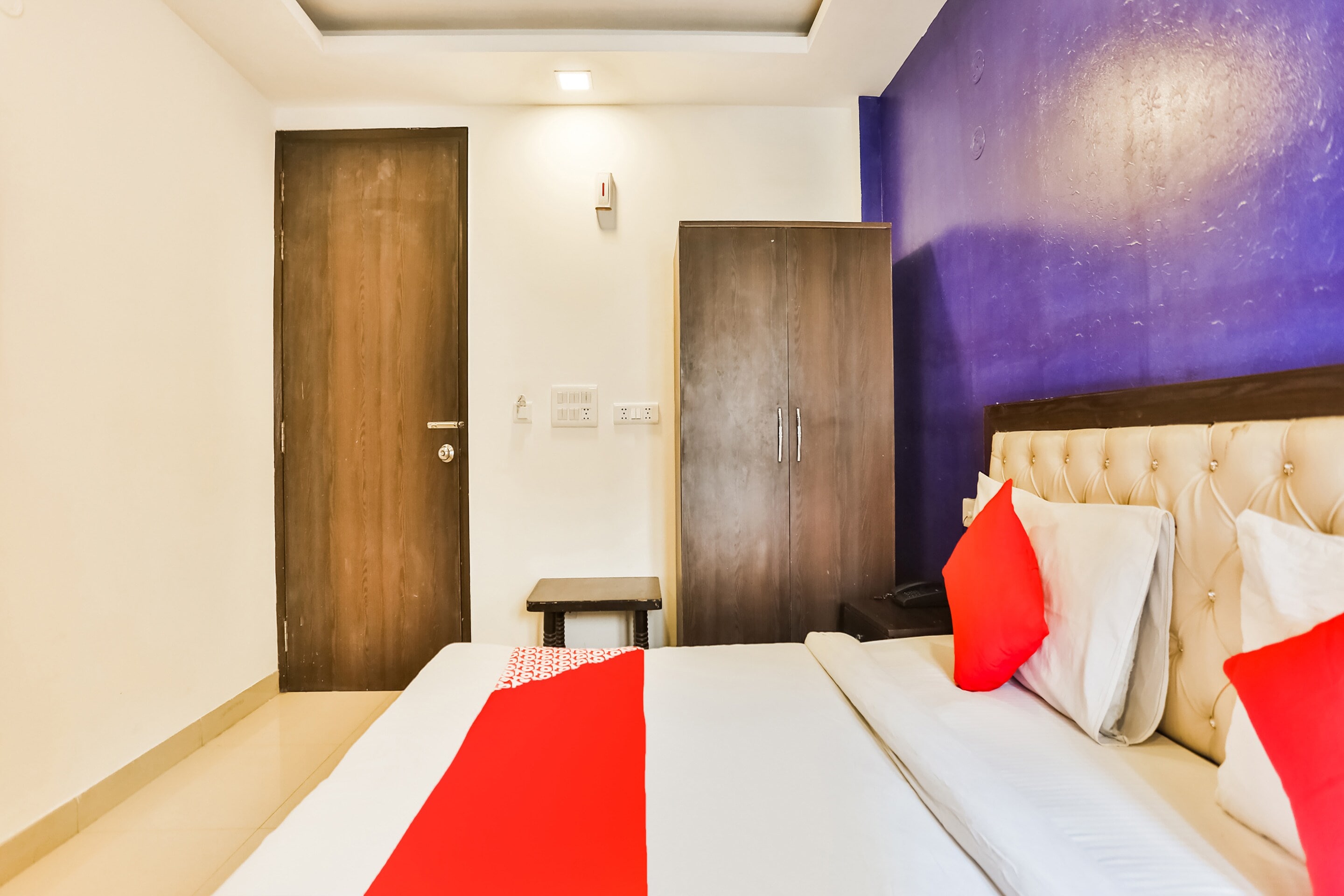Hotel O Amenda International - Tap to explore photos