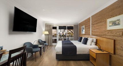 Mercure Kangaroo Island Lodge Room Type - Studio Suite 1 King Bed