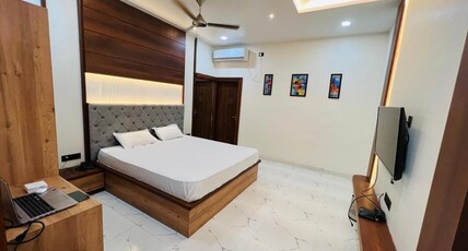 Saini Hotel Room Type - Deluxe