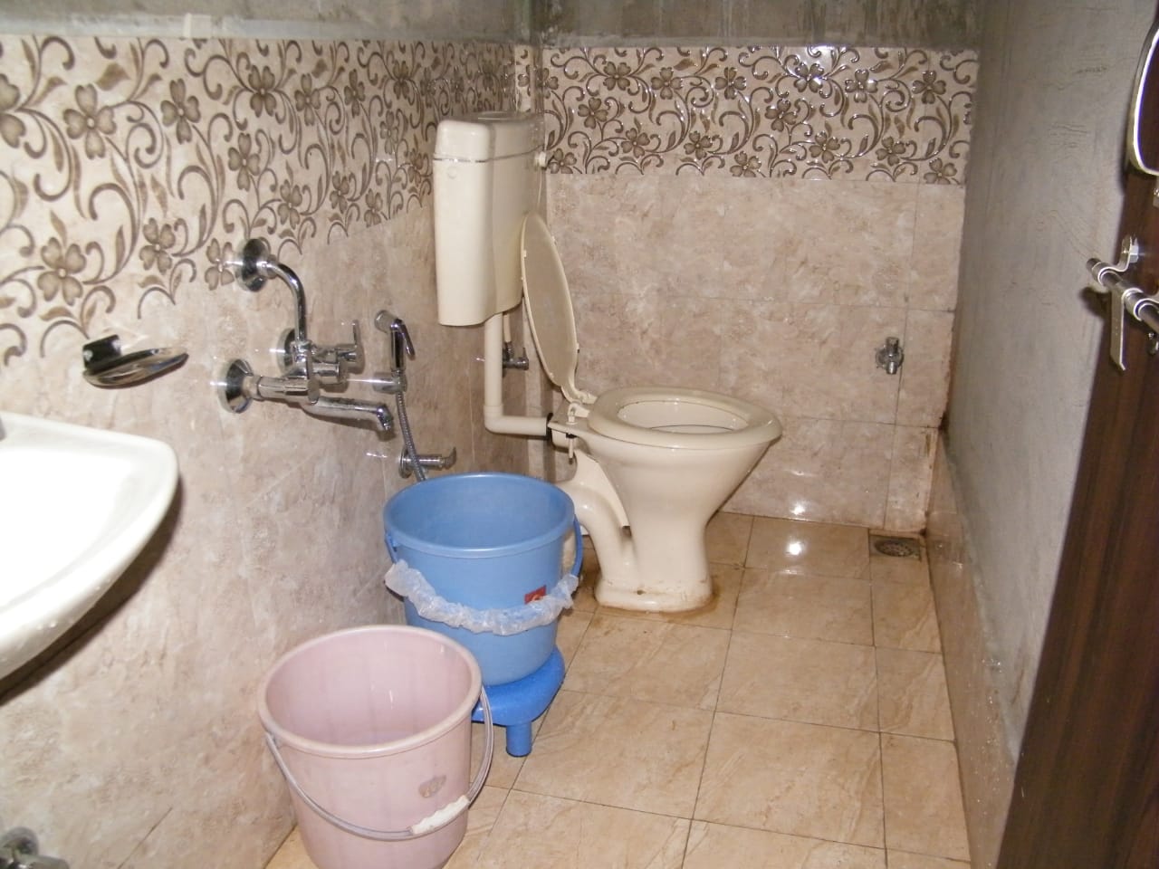 Guptaji Guest House - Tap to explore photos