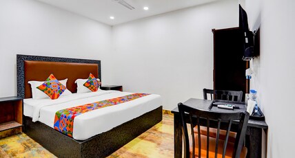 FabHotel Casa Royal - Greater Kailash Room Type - Deluxe Room