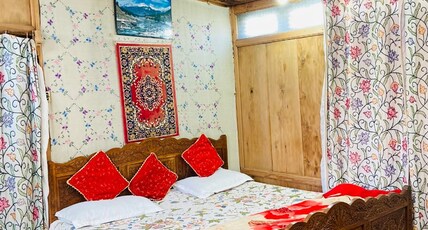 HB Tanveer Mahal Room Type - Standard Double Bed Rooms with Lake View