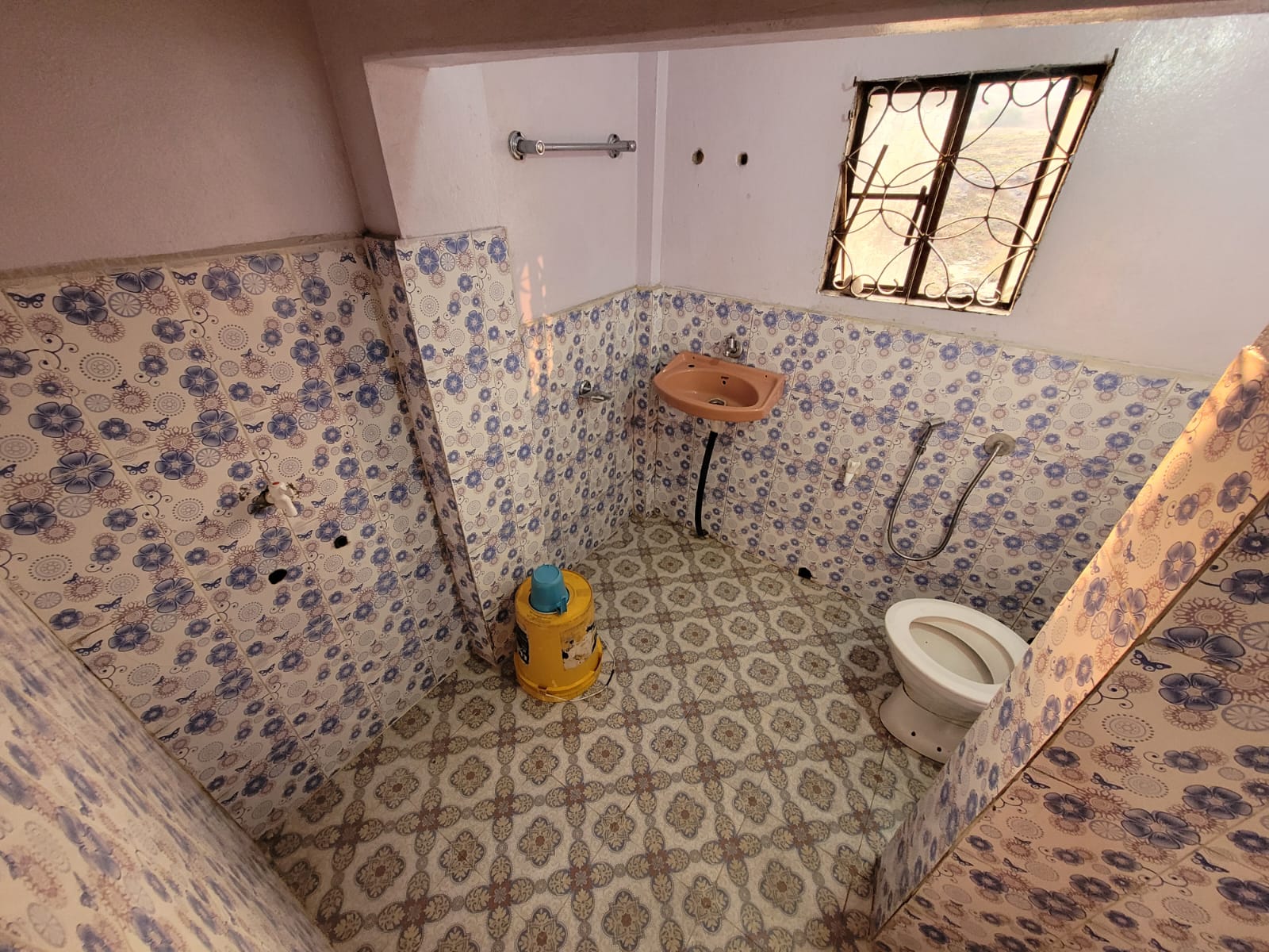 Osbert Homestay - Tap to explore photos