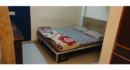 Rahul Guest House Room Type - Standard Room with Air Condition